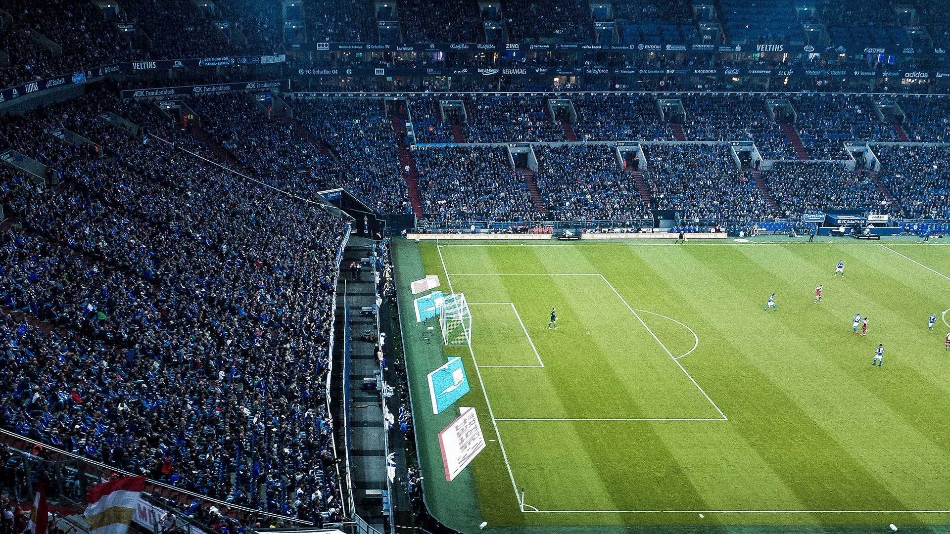 英超豪门激战正酣，新星闪耀改写联赛格局